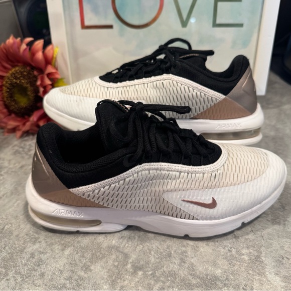 nike wmns air max advantage